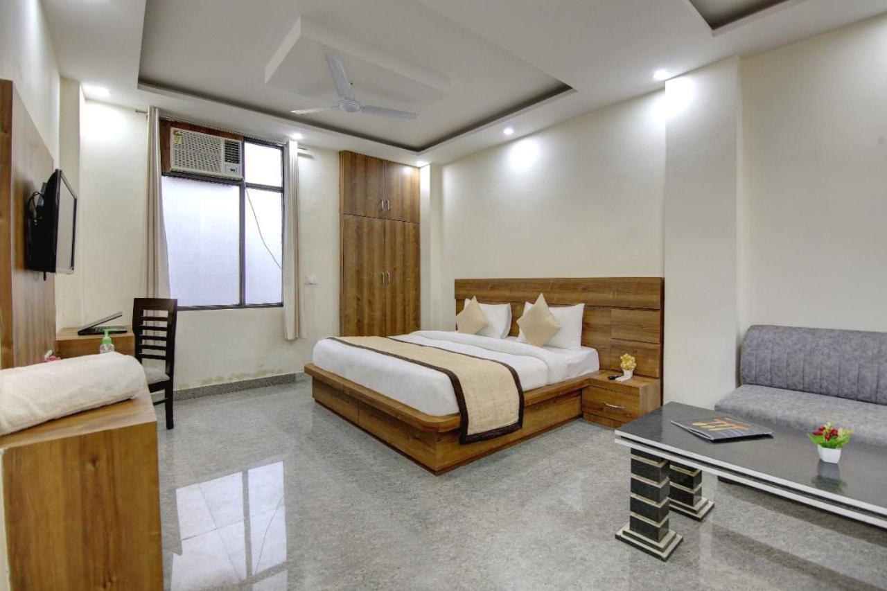Hotel Premier Noida 135 المظهر الخارجي الصورة