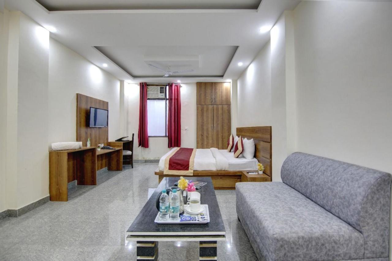 Hotel Premier Noida 135 المظهر الخارجي الصورة