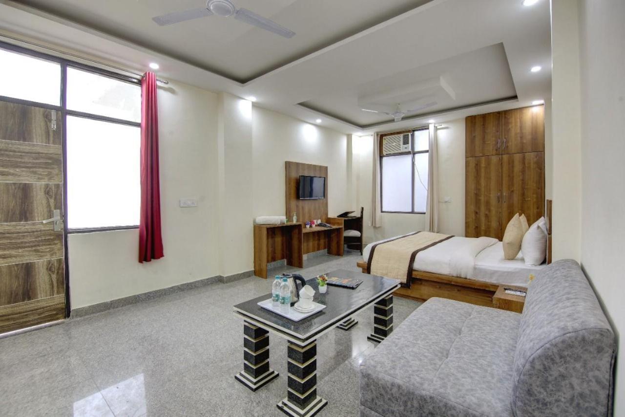 Hotel Premier Noida 135 المظهر الخارجي الصورة