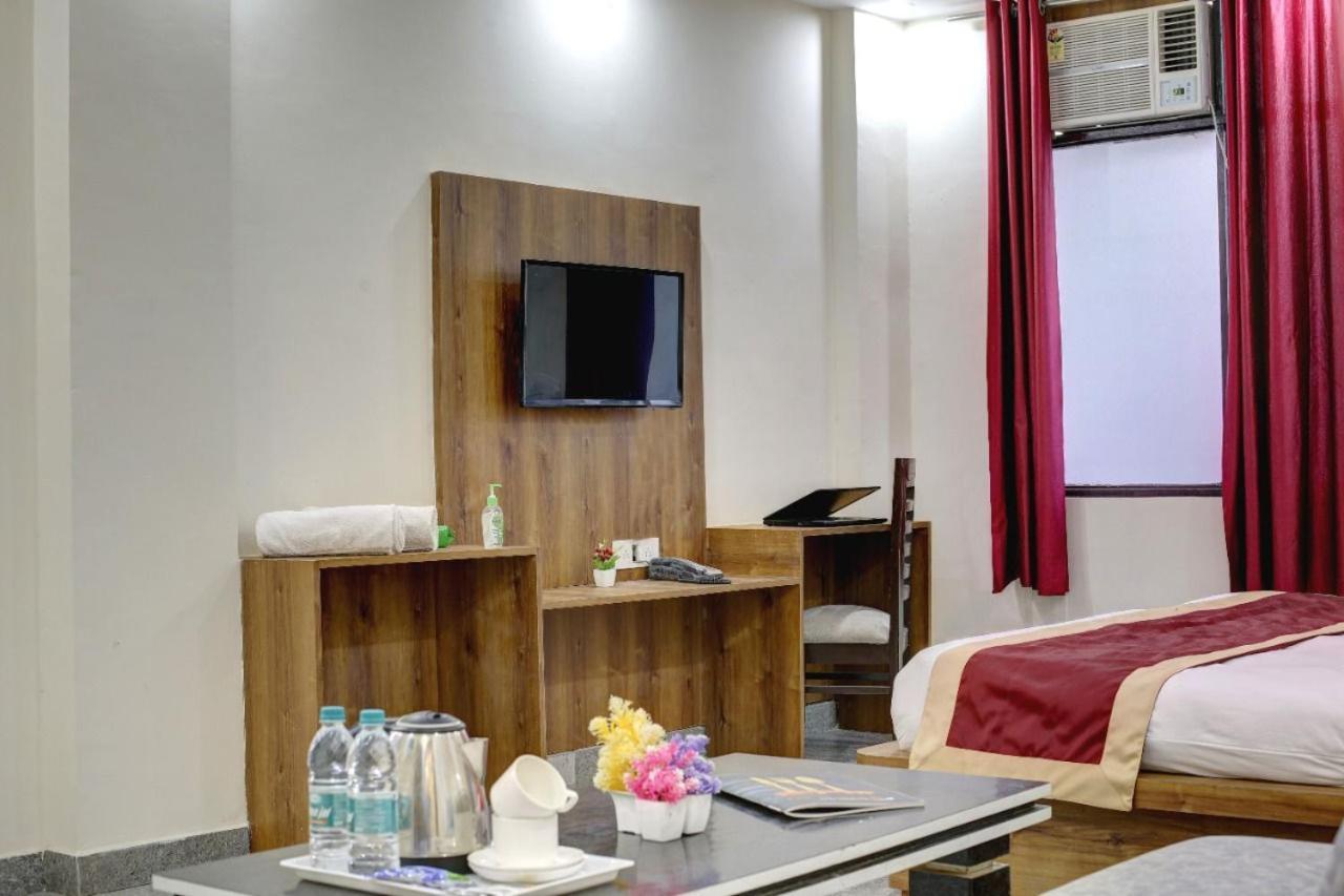 Hotel Premier Noida 135 المظهر الخارجي الصورة